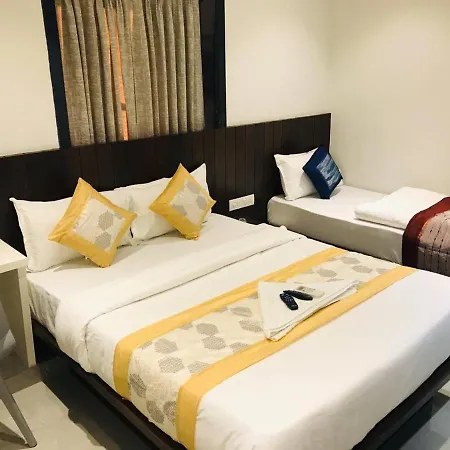 Hotel Flora - 3*