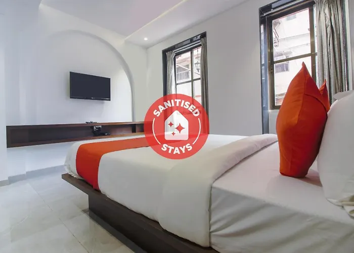 Oyo Preferred 75540 Hotel Flora Suites