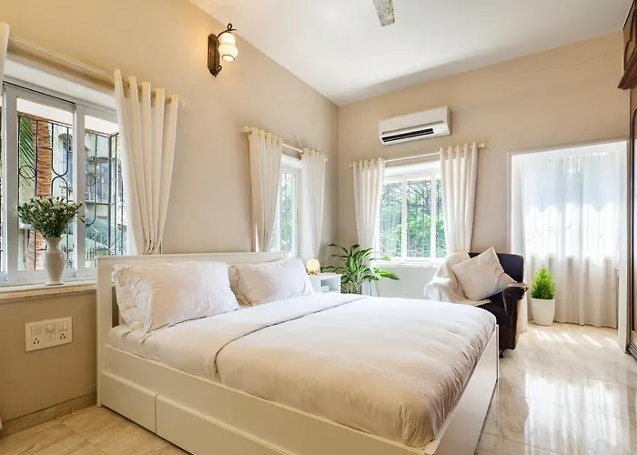 Ivory Seaside Room Near Carter Road, Bandra West, Mumbai