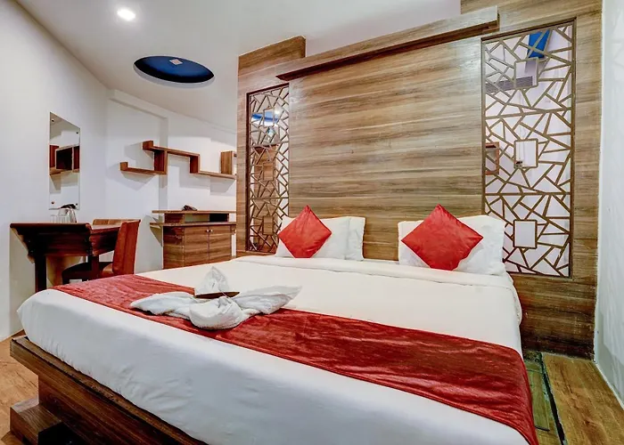 Hotel R R Suites - Near Lodha Xperia Mall