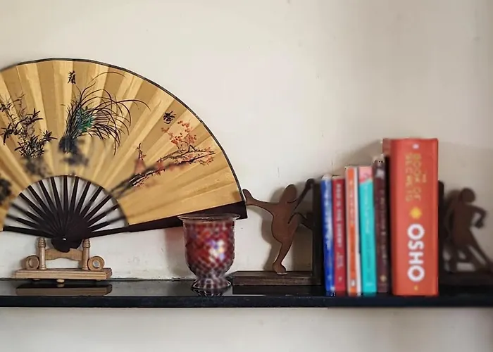 Hk Nest - Cozy Homestay Near Silver Beach Juhu