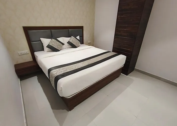 Hotel Morya Residency Parel
