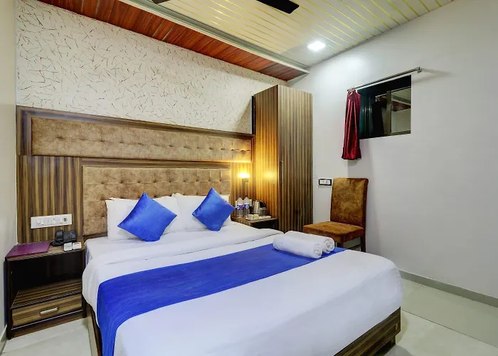 Hotel Blue Saphire Terminal 2