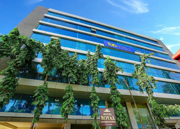 Fabhotel Royal International - Nr Mumbai International Airport
