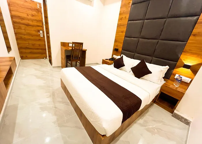 Hotel Grand Executive