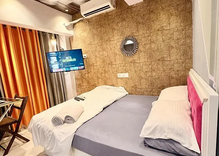 Studio 105 Bhamala House, Near Boojee Cafe, Kantwadi, Bandra West