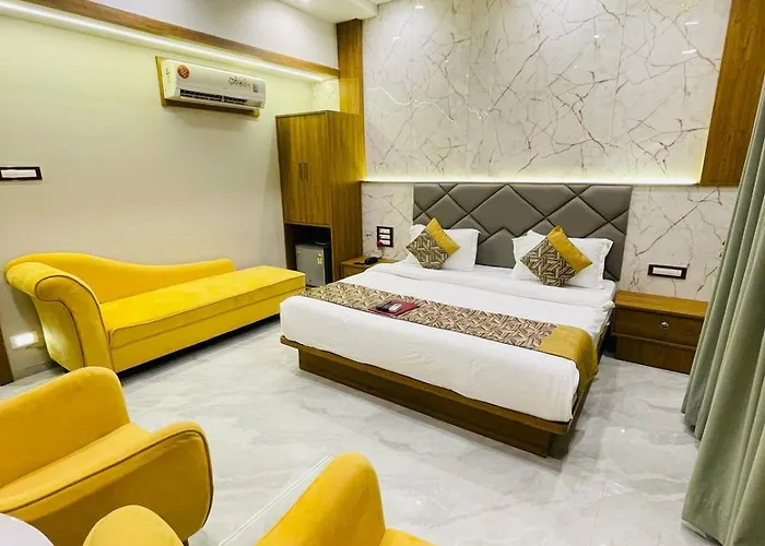 Hotel Double Crown Mumbai Airport T2