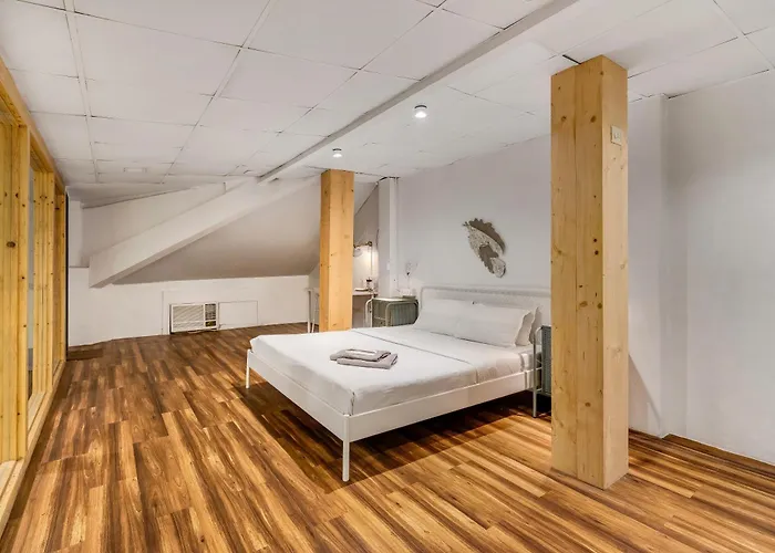 Glass House 1Bhk Khar W By The Bombay Home Company