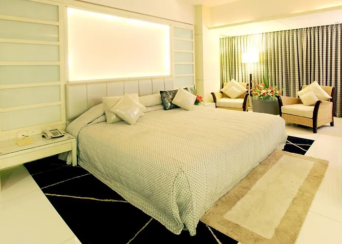 Peninsula Grand