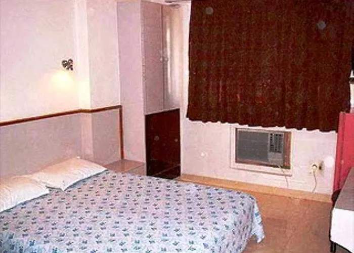Hotel Singhs International
