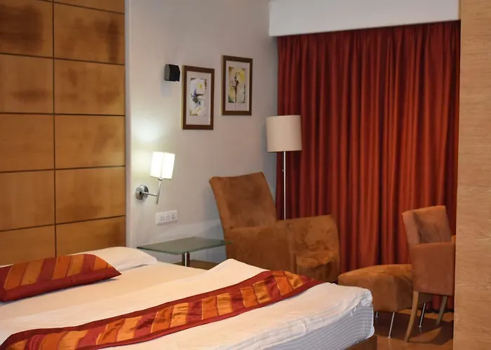 Hotel Hr Residency