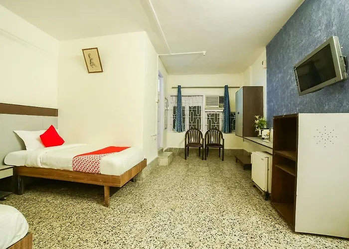 Oyo 43839 Aram Hotel