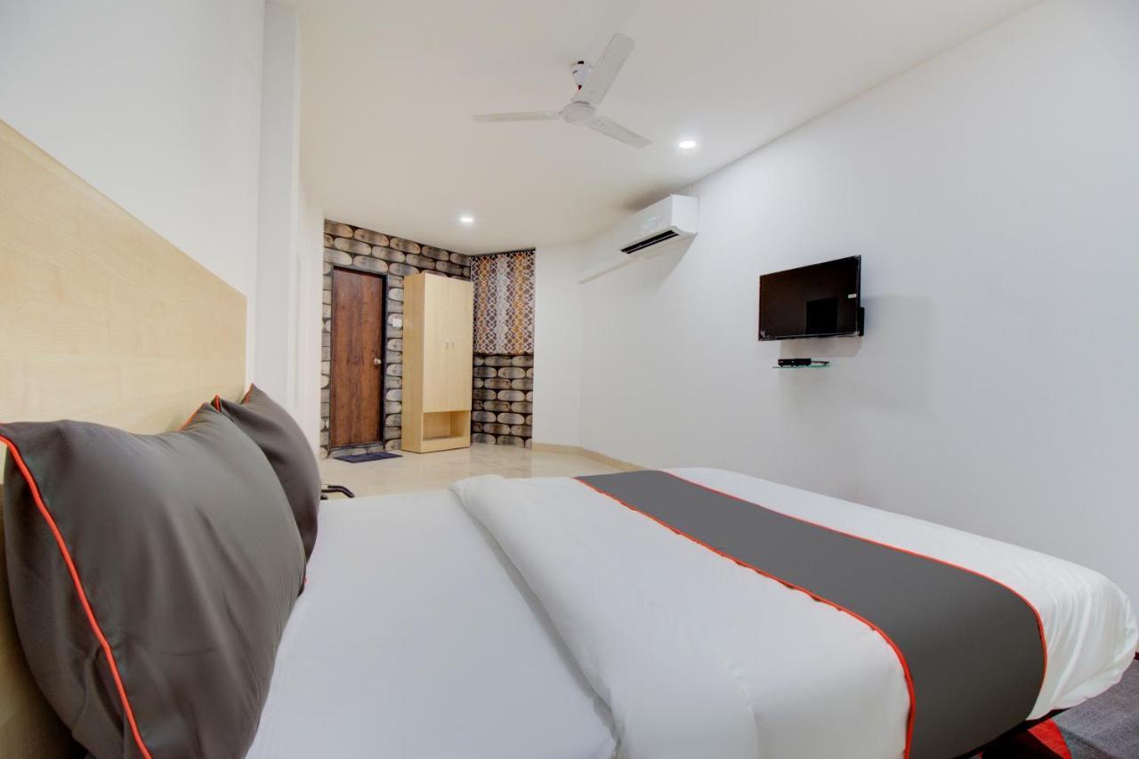 Collection O 50232 ULIFE HOTEL 4*