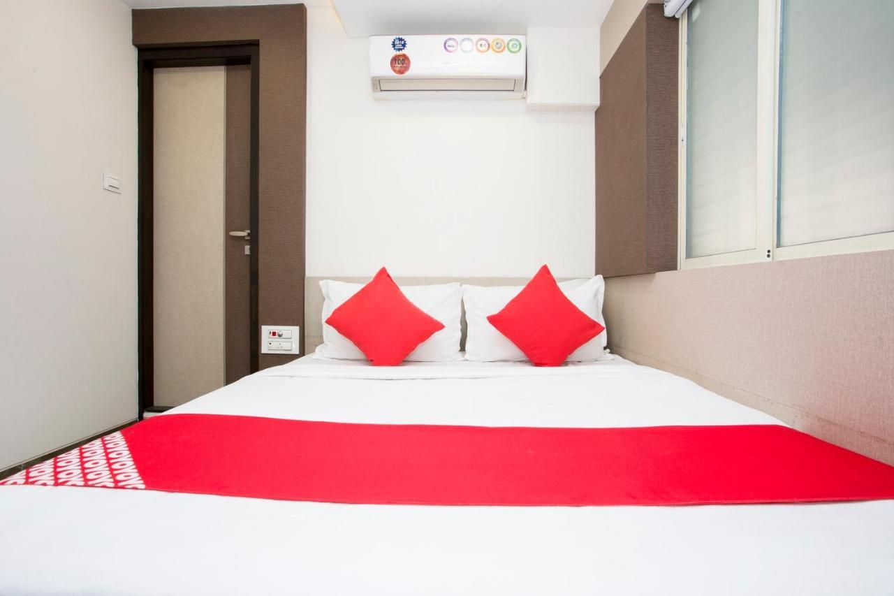 Oyo 29653 Royal Hotel