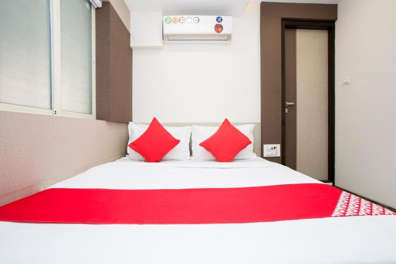 Hotel Oyo 29653 Royal Mumbai