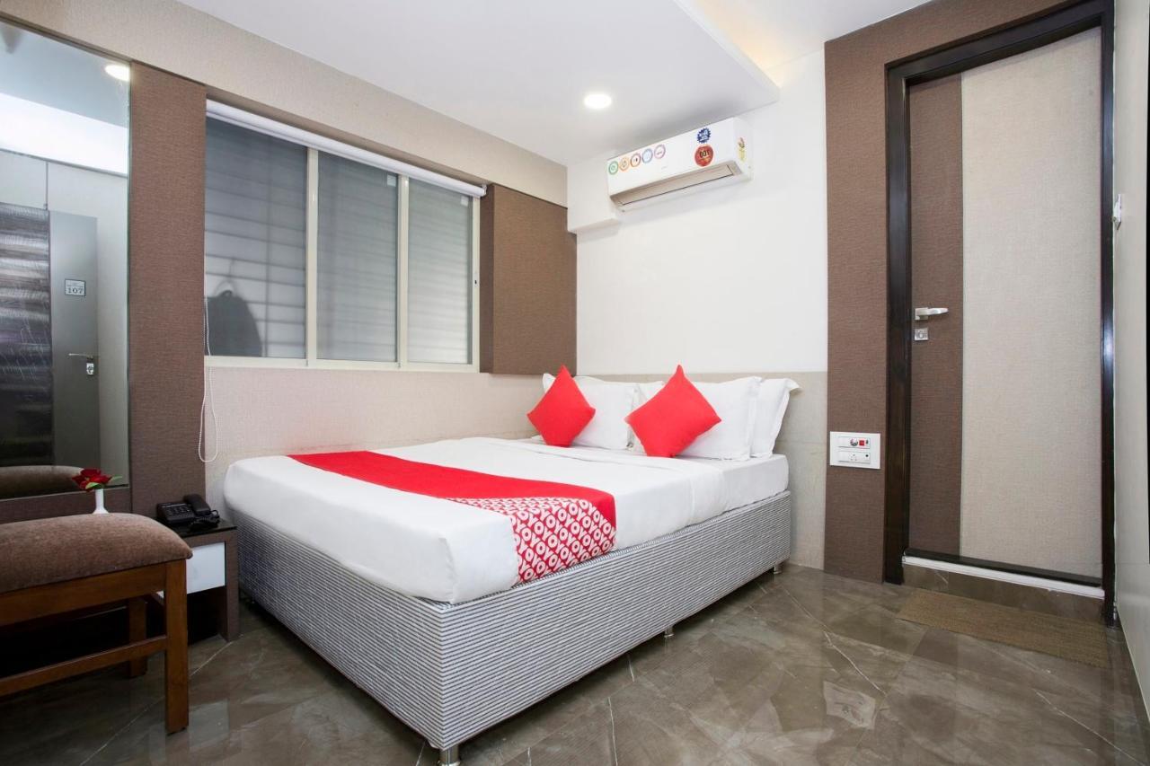 Oyo 29653 Royal Mumbai