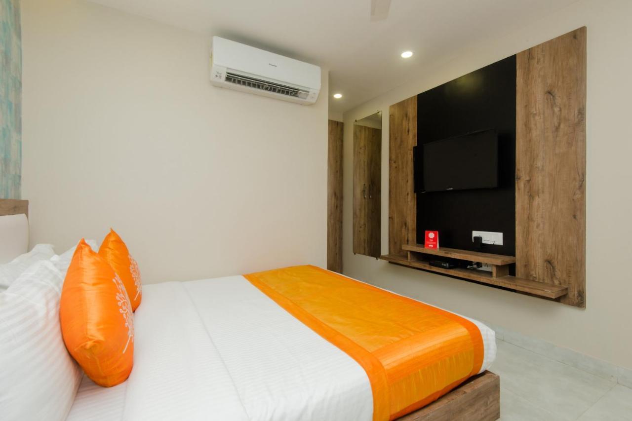 Hotel Oyo Blue Bay Near R Mall