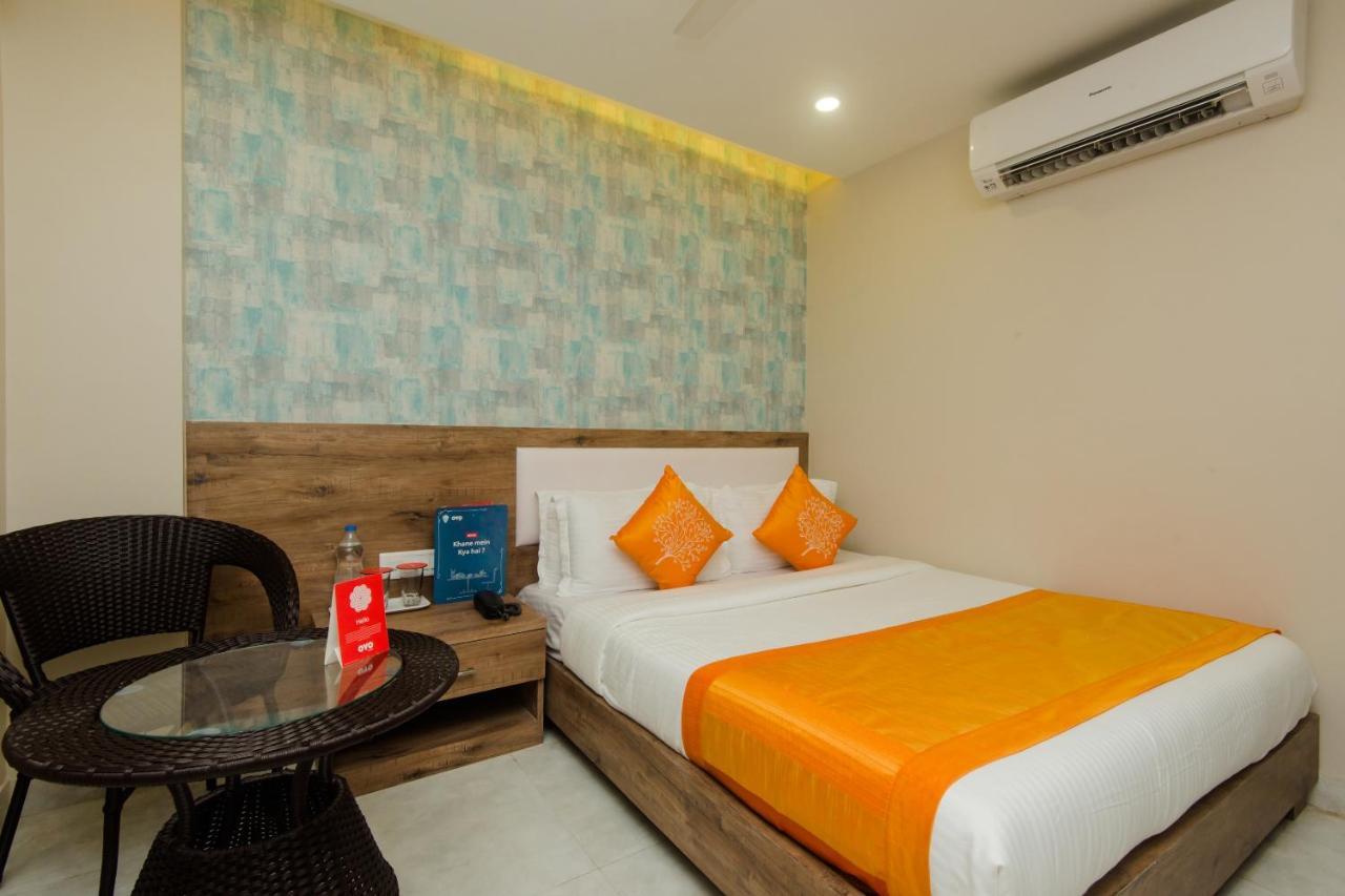 Hotel Oyo Blue Bay Near R Mall Mumbai