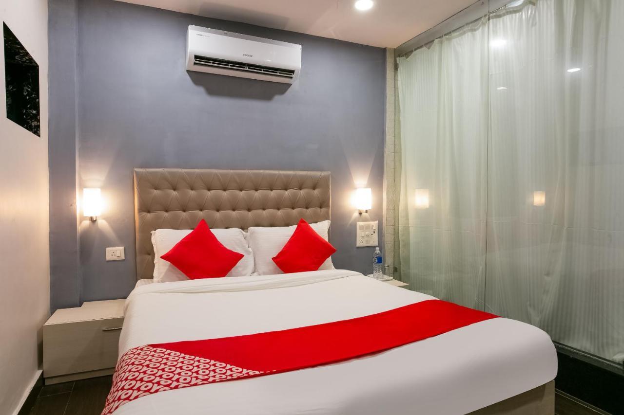 Oyo 62882 Palace Hotel