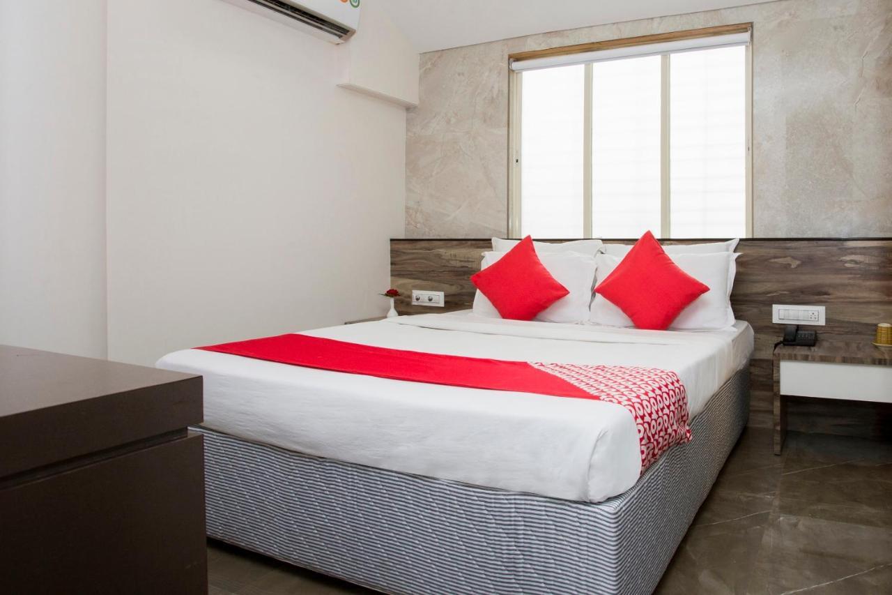 Hotel Oyo 29653 Royal Mumbai