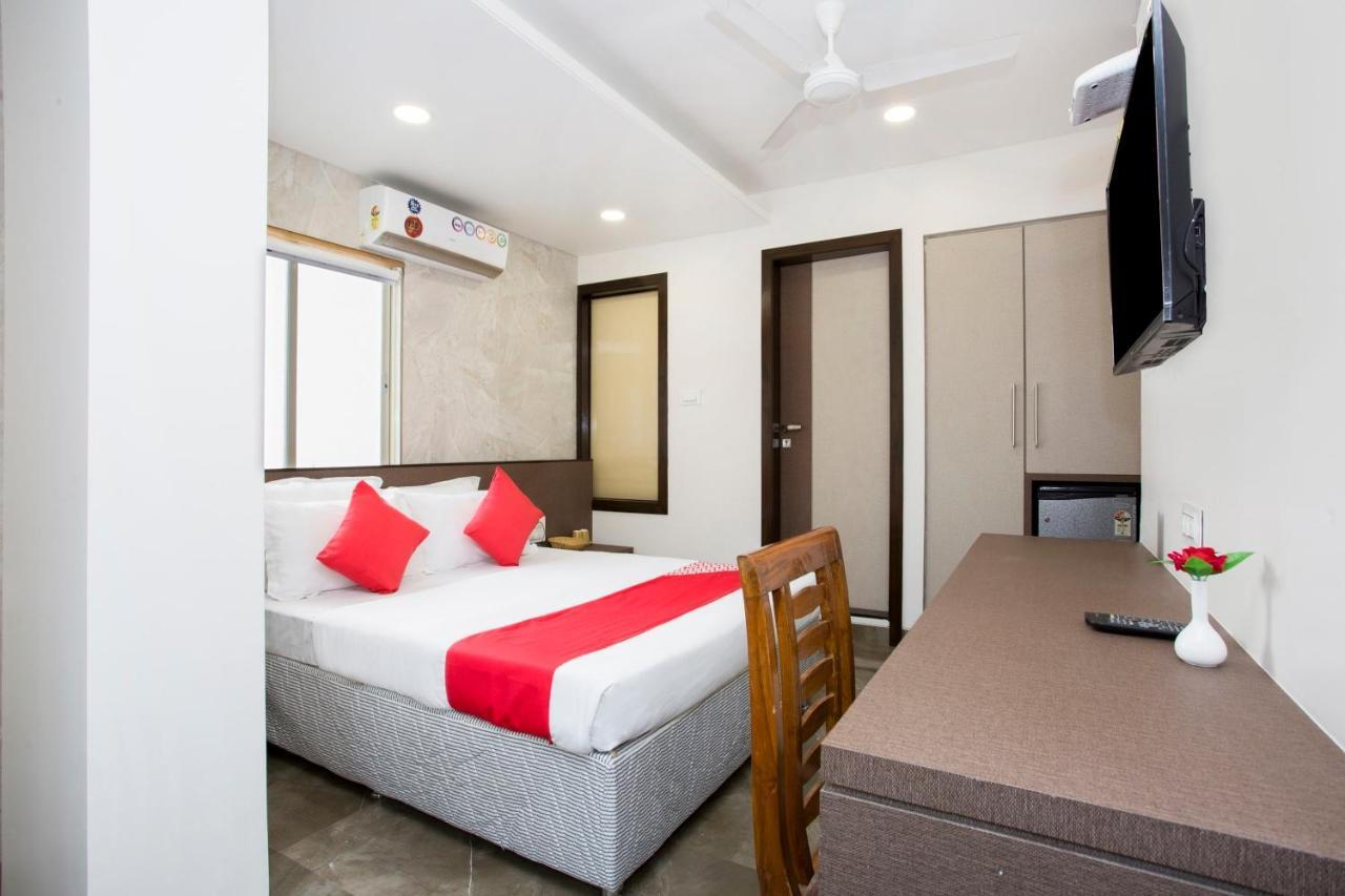 Hotel Oyo 29653 Royal 3*