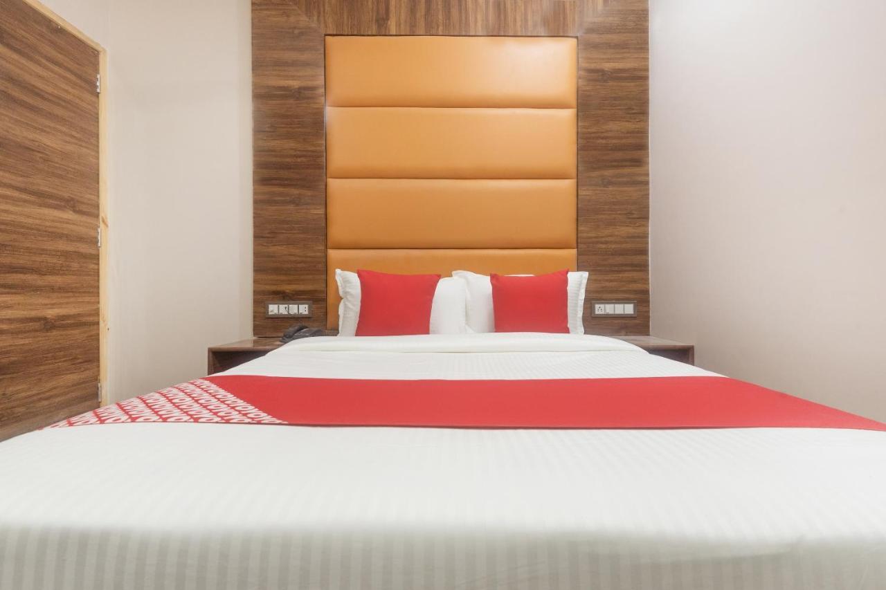 Super Oyo Blue Executive Near Chhatrapati Shivaji International Airport Hotel 3*