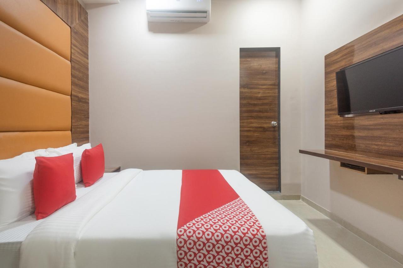 Super Oyo Blue Executive Near Chhatrapati Shivaji International Airport Bombaim