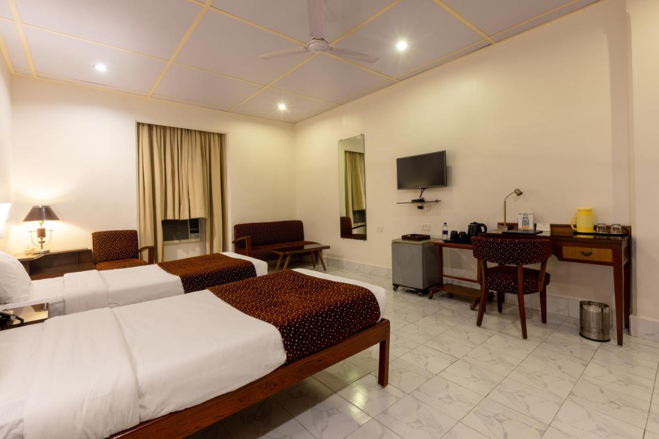 Hotel Grand - Ballard Estate,