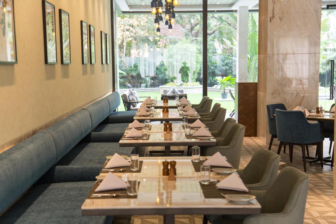 Radisson Blu International Airport 5*