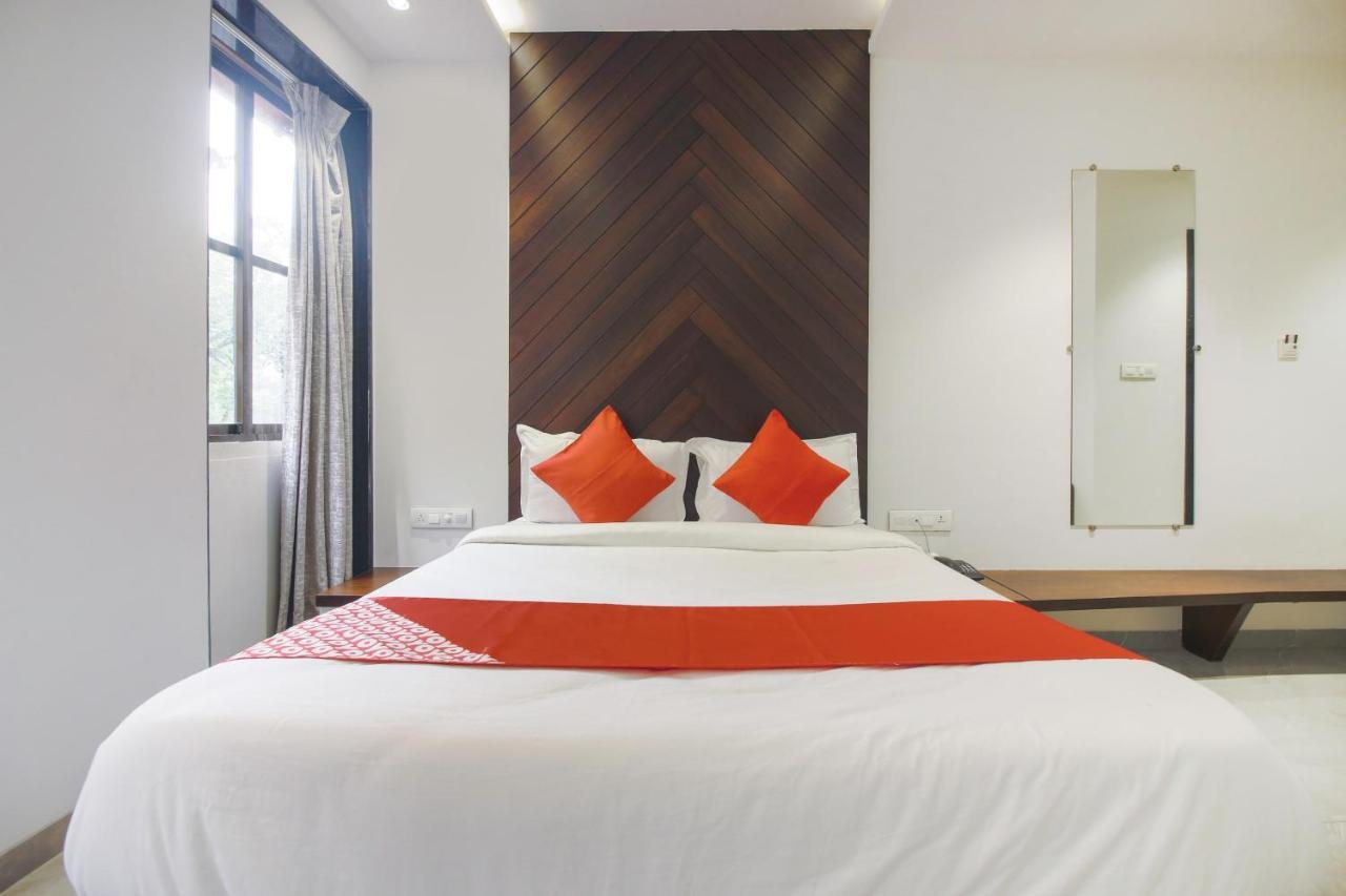 Flora Suites 3*