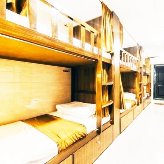 Awesome Male Only Bed & Breakfast Mumbai
