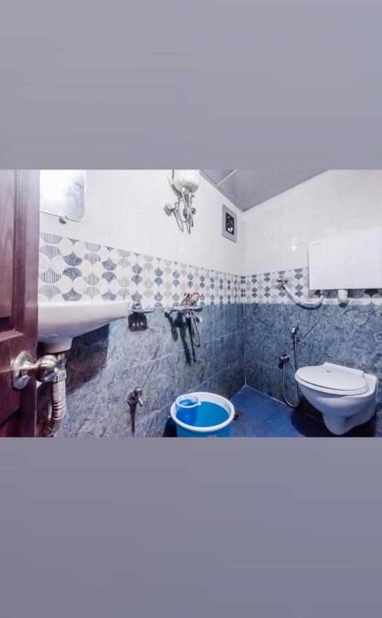Bed & Breakfast Awesome Male Only *