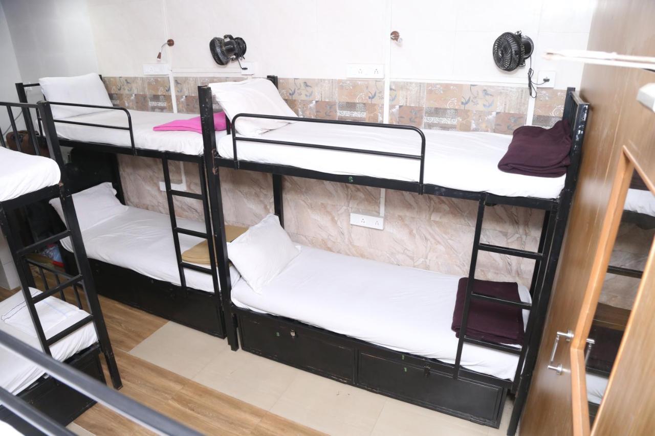 New Super Albergue Bombaim