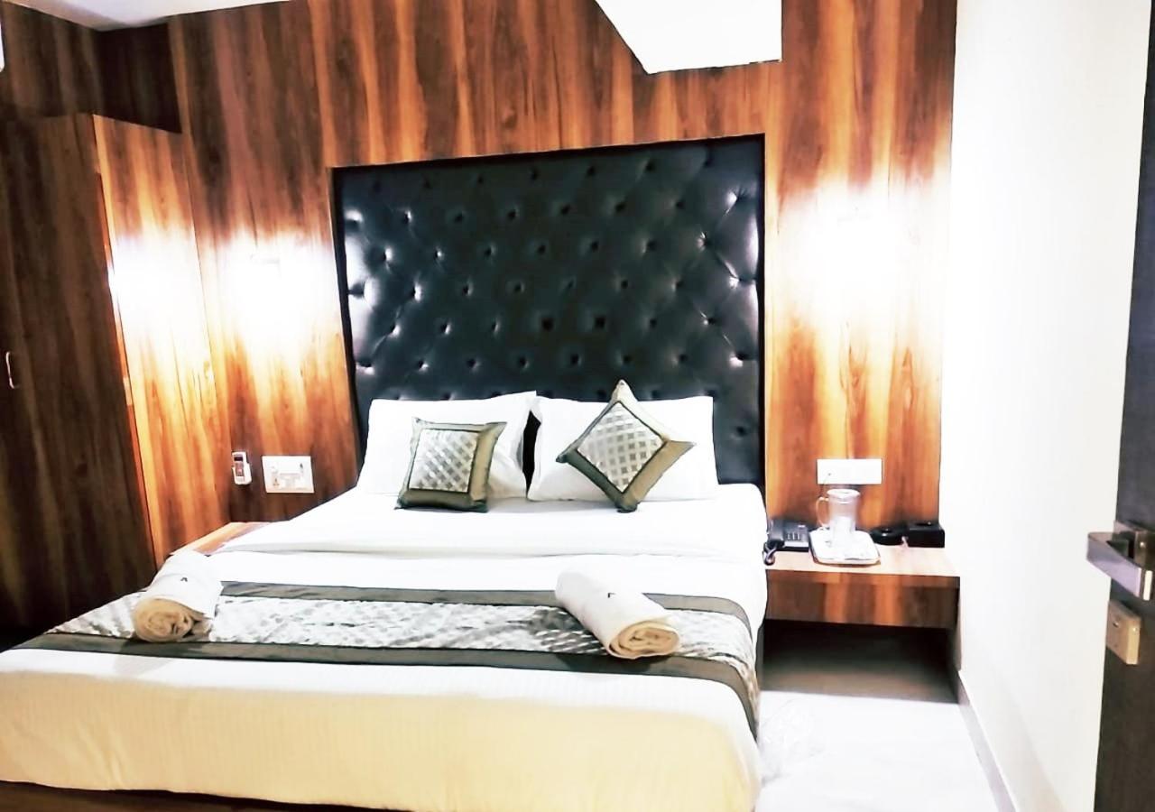 Ashyana - Near To Grant Road Station Hotel