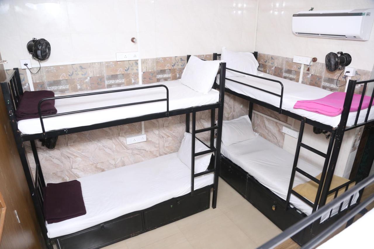 New Super Albergue Bombaim
