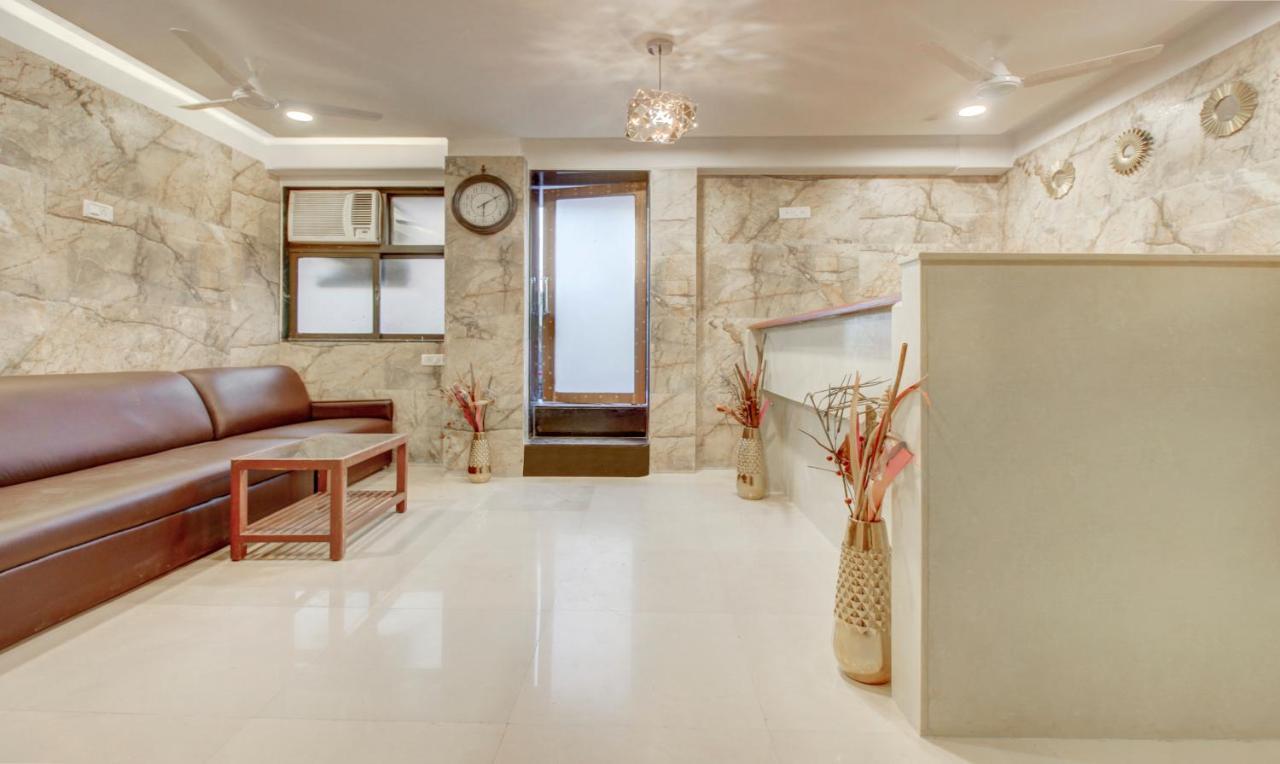 Treebo Cruz Royale Santacruz West 3*