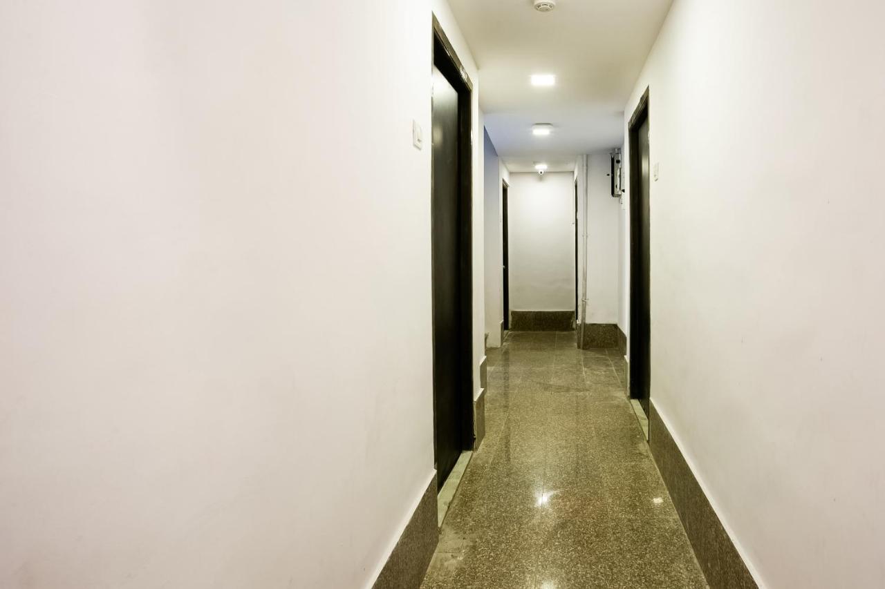 Oyo Flagship 77192 Shangrila Nehru Road Hotel Mumbai