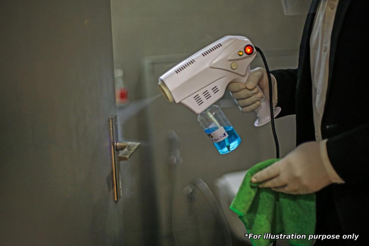 Vaccinated Staff- Oyo Townhouse 105 Khar West Station Hotel Mumbai
