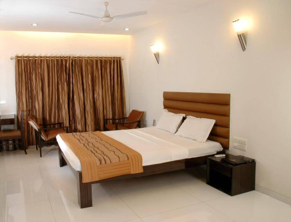 Hotel Airlink 3*