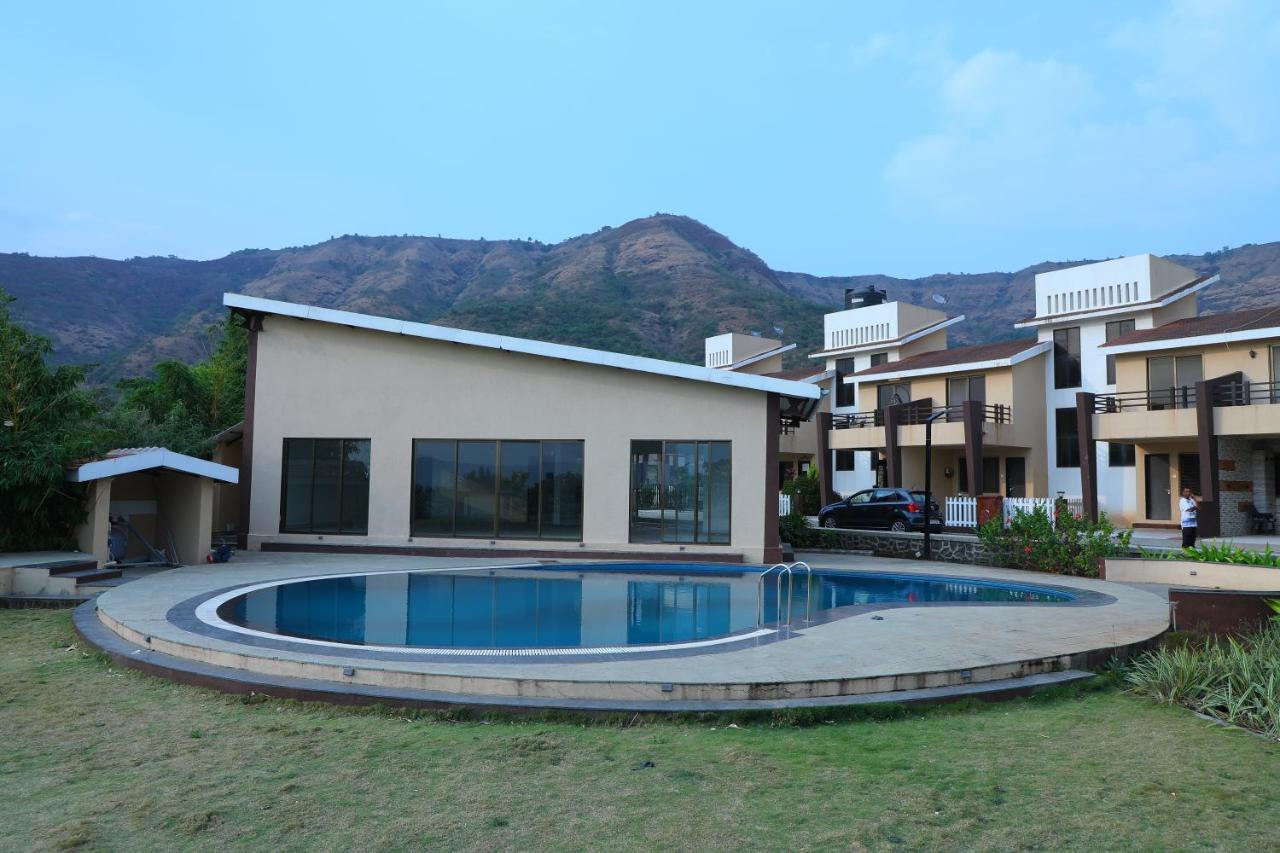 Jalsa Villa *
