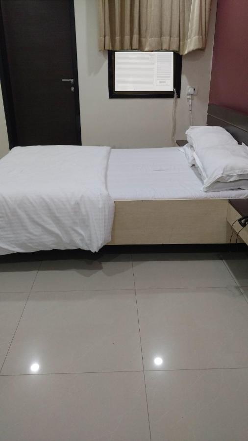 Eco Non-ac Hotel Mumbai