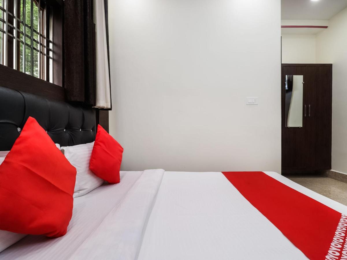 Hotel Oyo Mum2165 Golden Star Bombaim