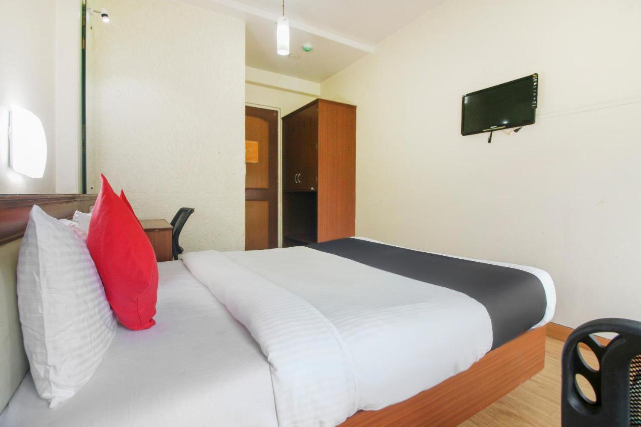 Vaccinated Staff- Capital O75414 Dream Residency Hotel Mumbai