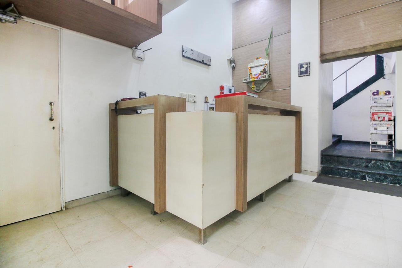 Hotel Vaccinated Staff- Capital O75414 Dream Residency Mumbai