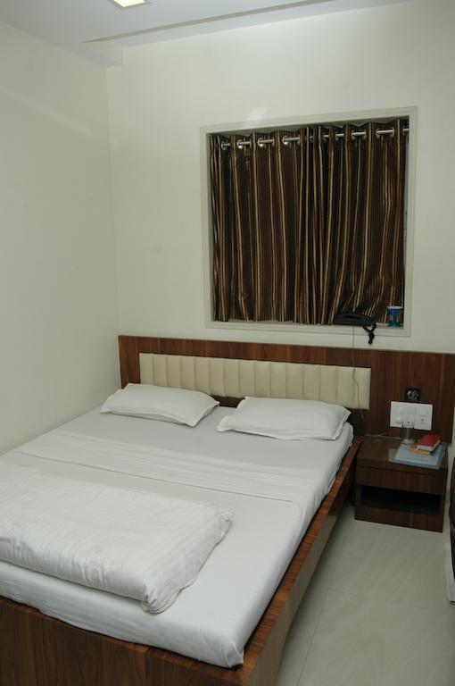 Causeway, Colaba *