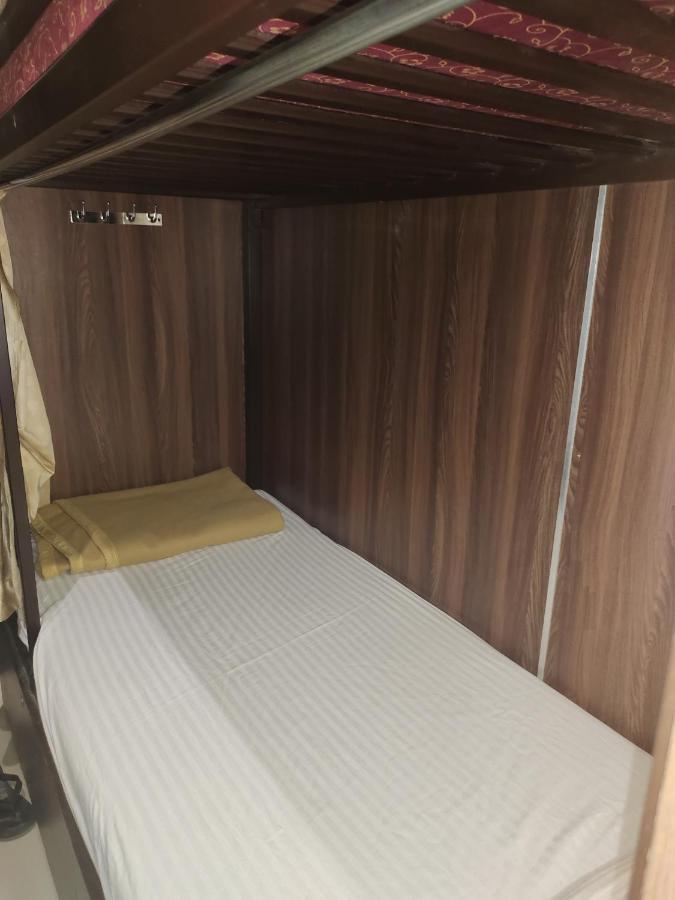 Almas Andheri West Hotel 3*