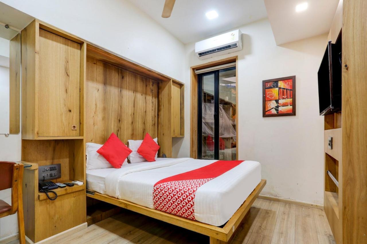 Hotel Oyo 81549 Hotel Elegance Nx Mumbai