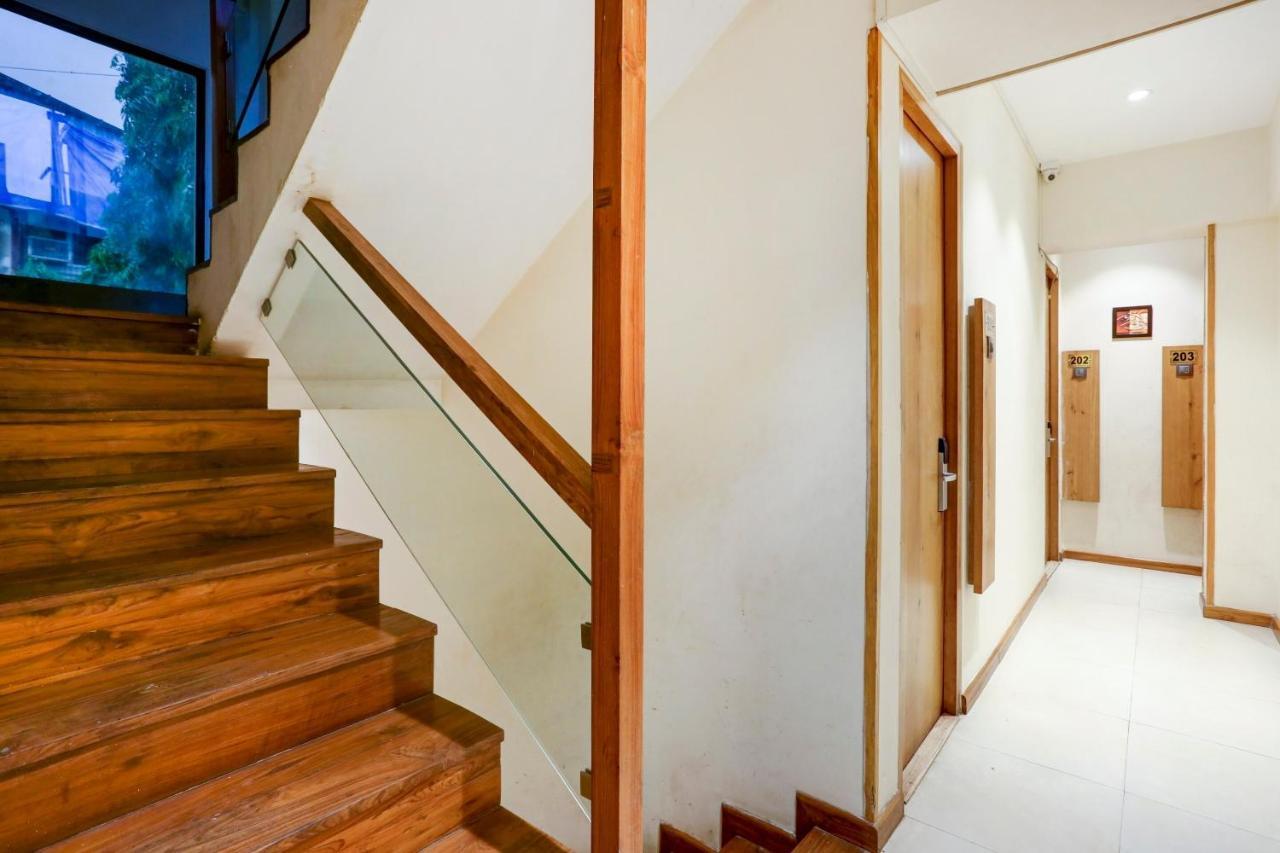 Oyo 81549 Hotel Elegance Nx Hotel 3*