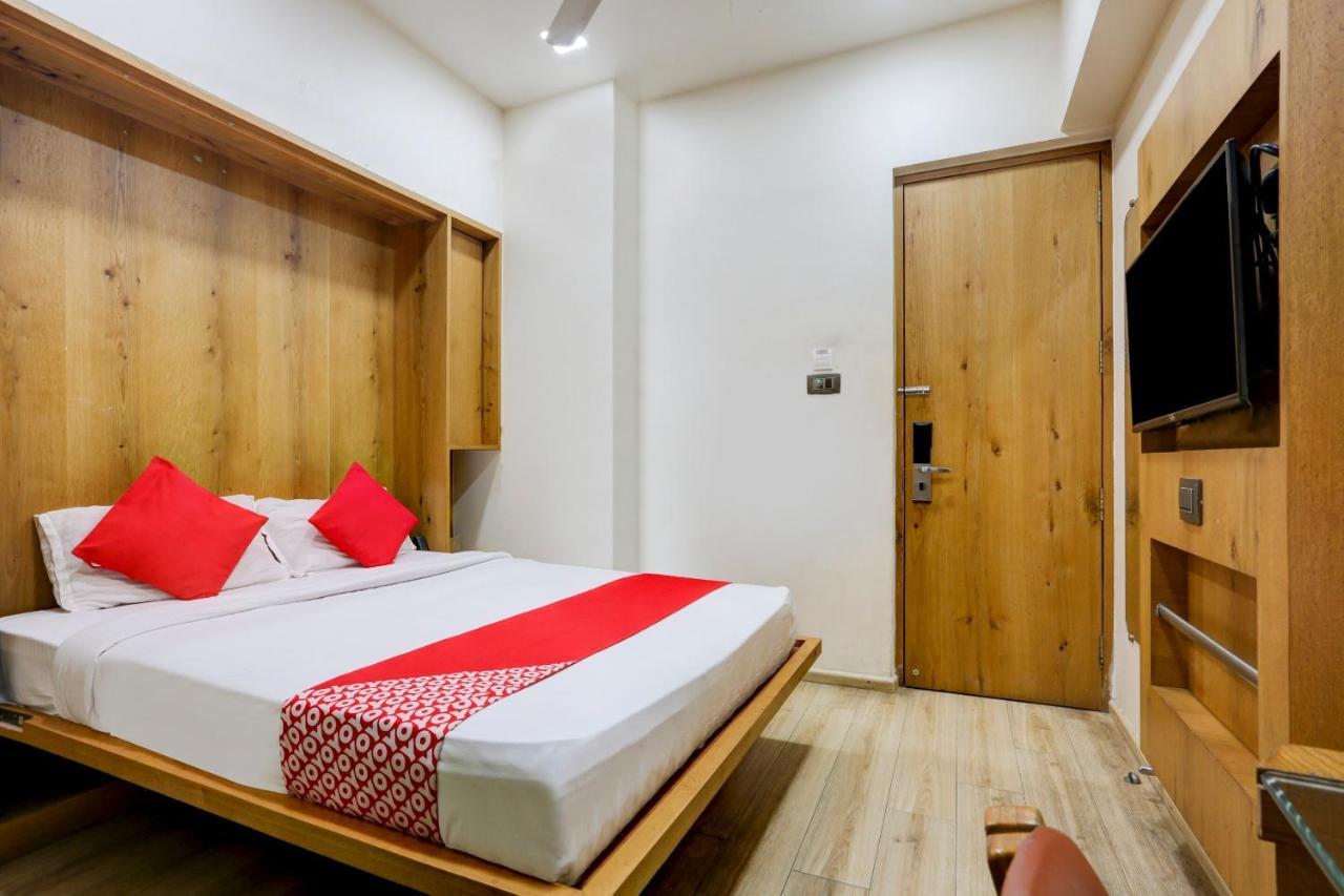 Oyo 81549 Hotel Elegance Nx 3*