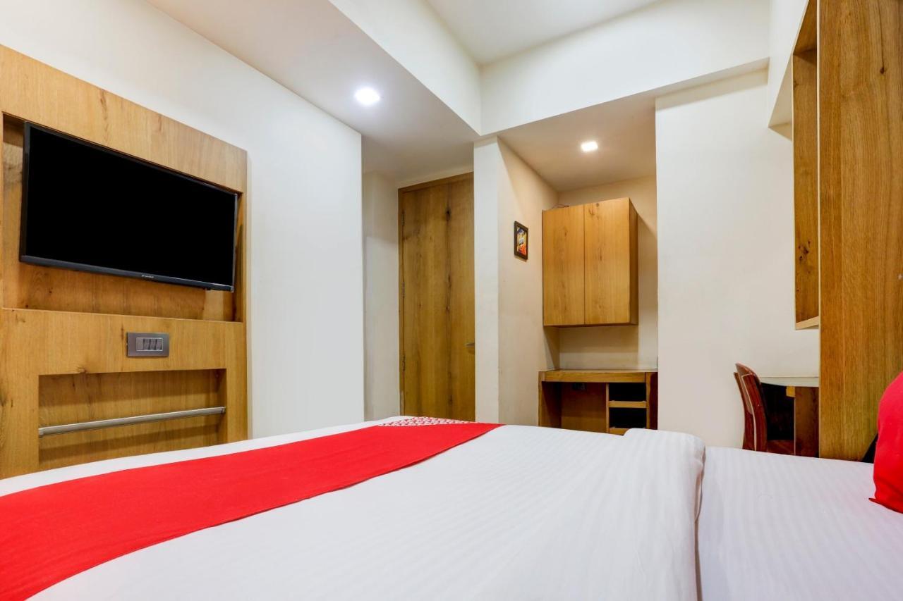 Hotel Oyo 81549 Hotel Elegance Nx Mumbai